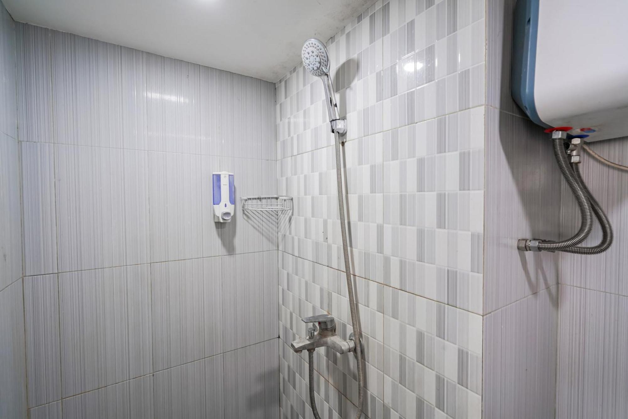 Capital O 93743 Apartement Gateway Cicadas By Scm Property Bandung Bagian luar foto